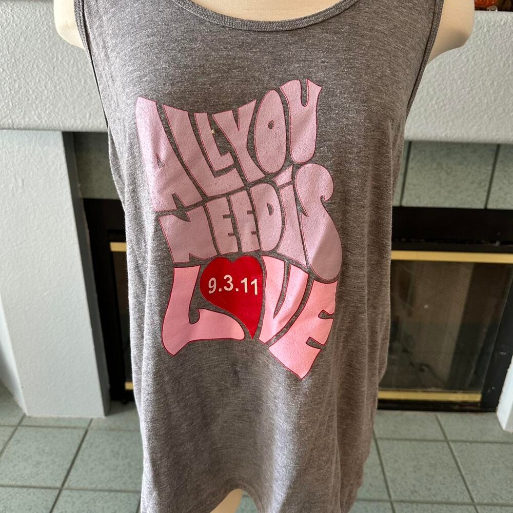 Womens flowy scoop muscle shirt